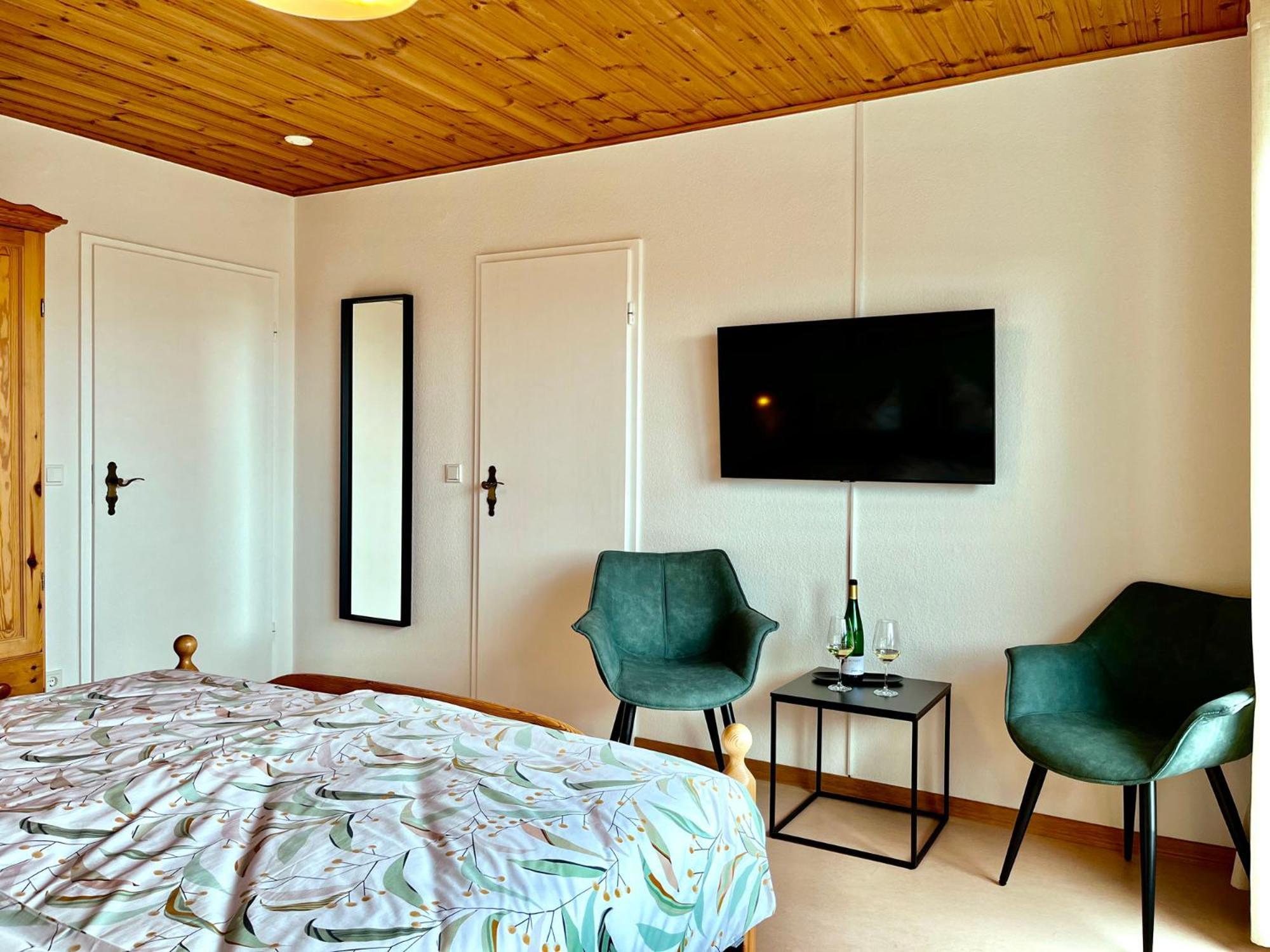 Pension 1595 Im Weingut Botzet Maring-Noviand Luaran gambar