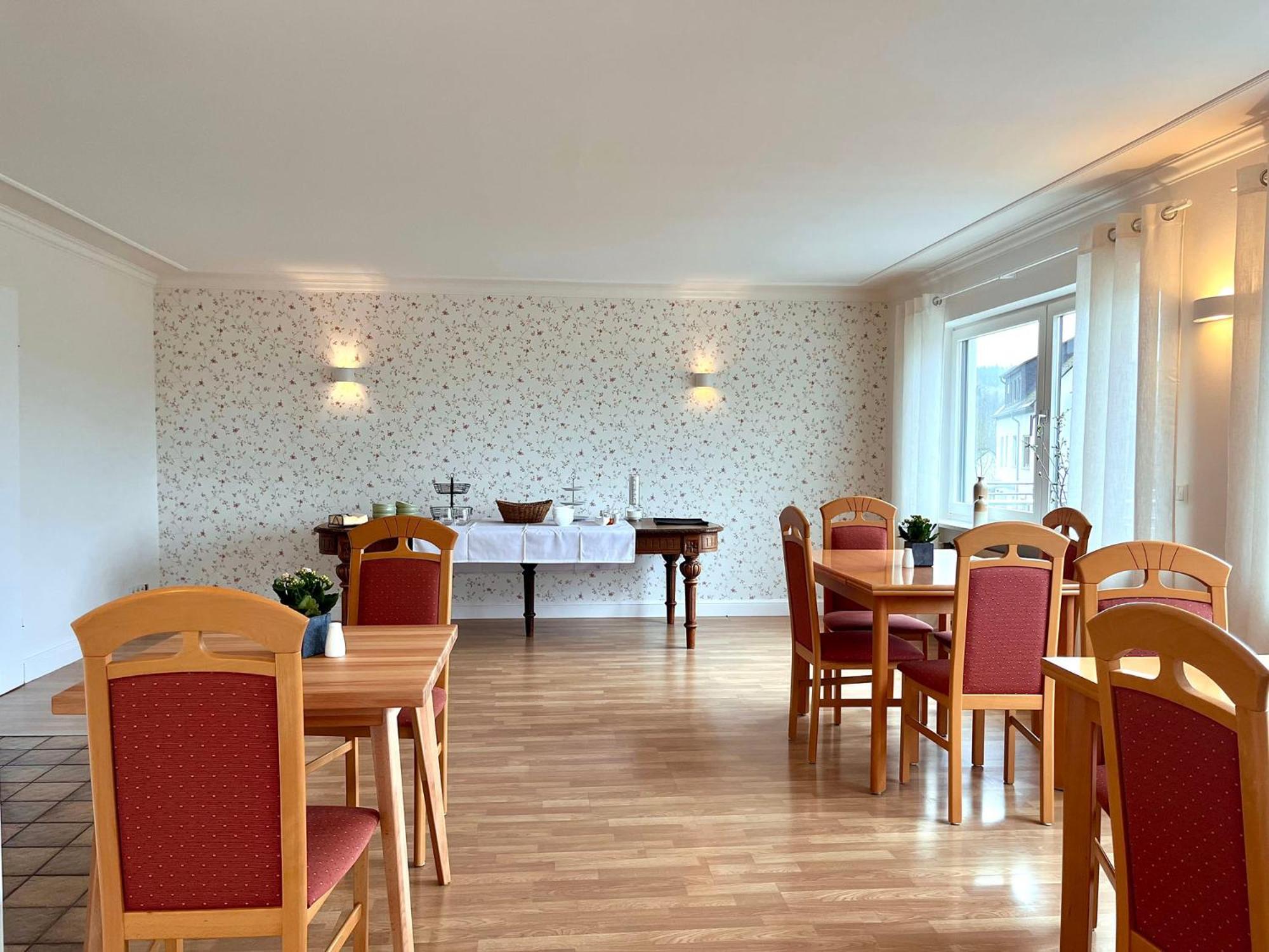 Pension 1595 Im Weingut Botzet Maring-Noviand Luaran gambar