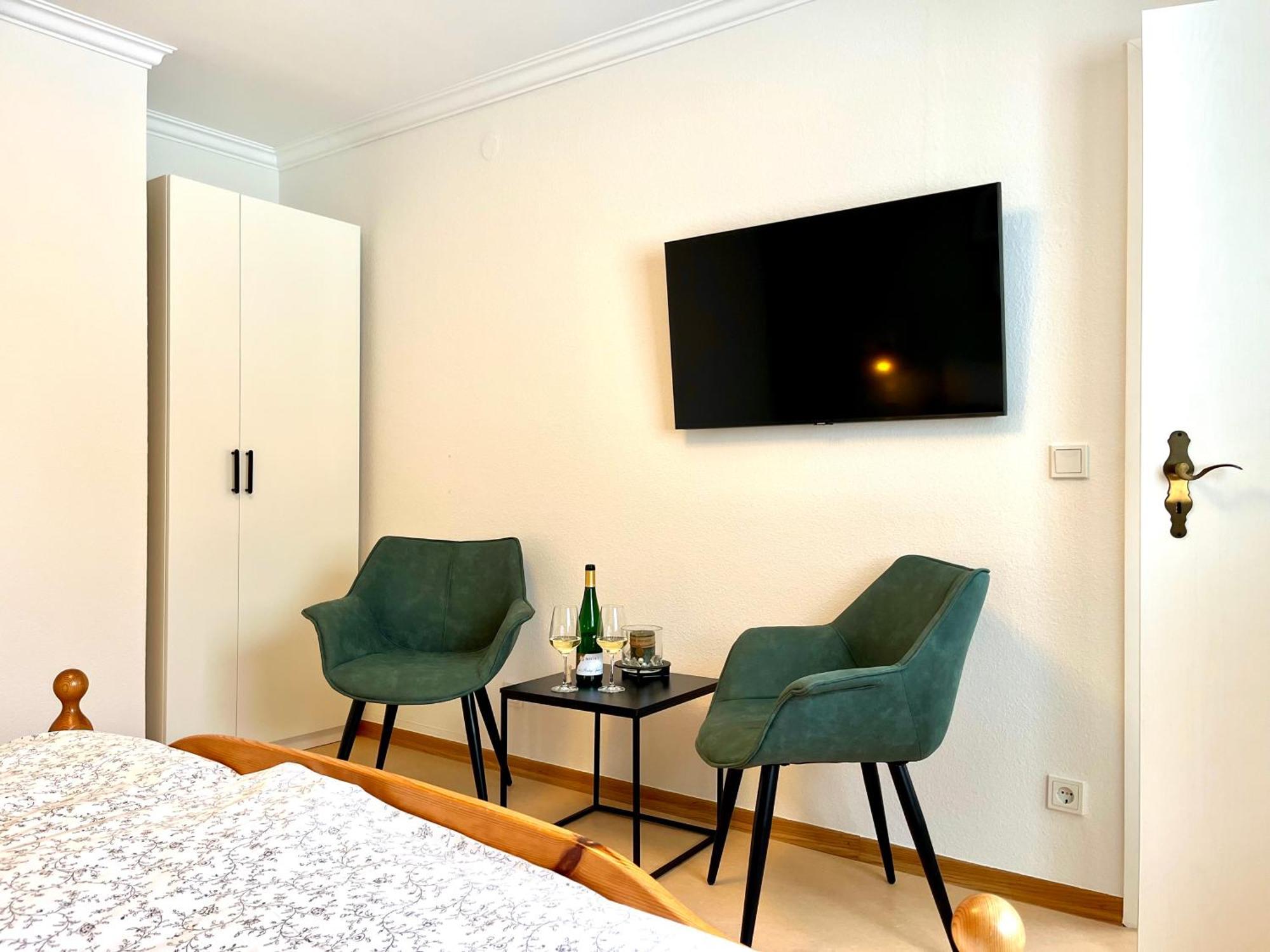 Pension 1595 Im Weingut Botzet Maring-Noviand Luaran gambar
